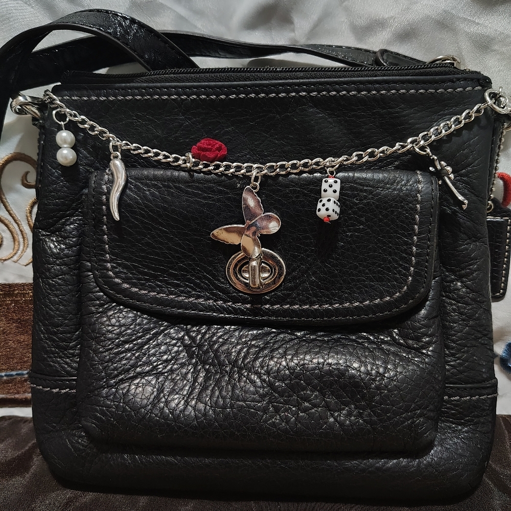 Vintage Black Coach Pebbled Leather Crossbody Bag/ Purse Chain & Purse Pillow